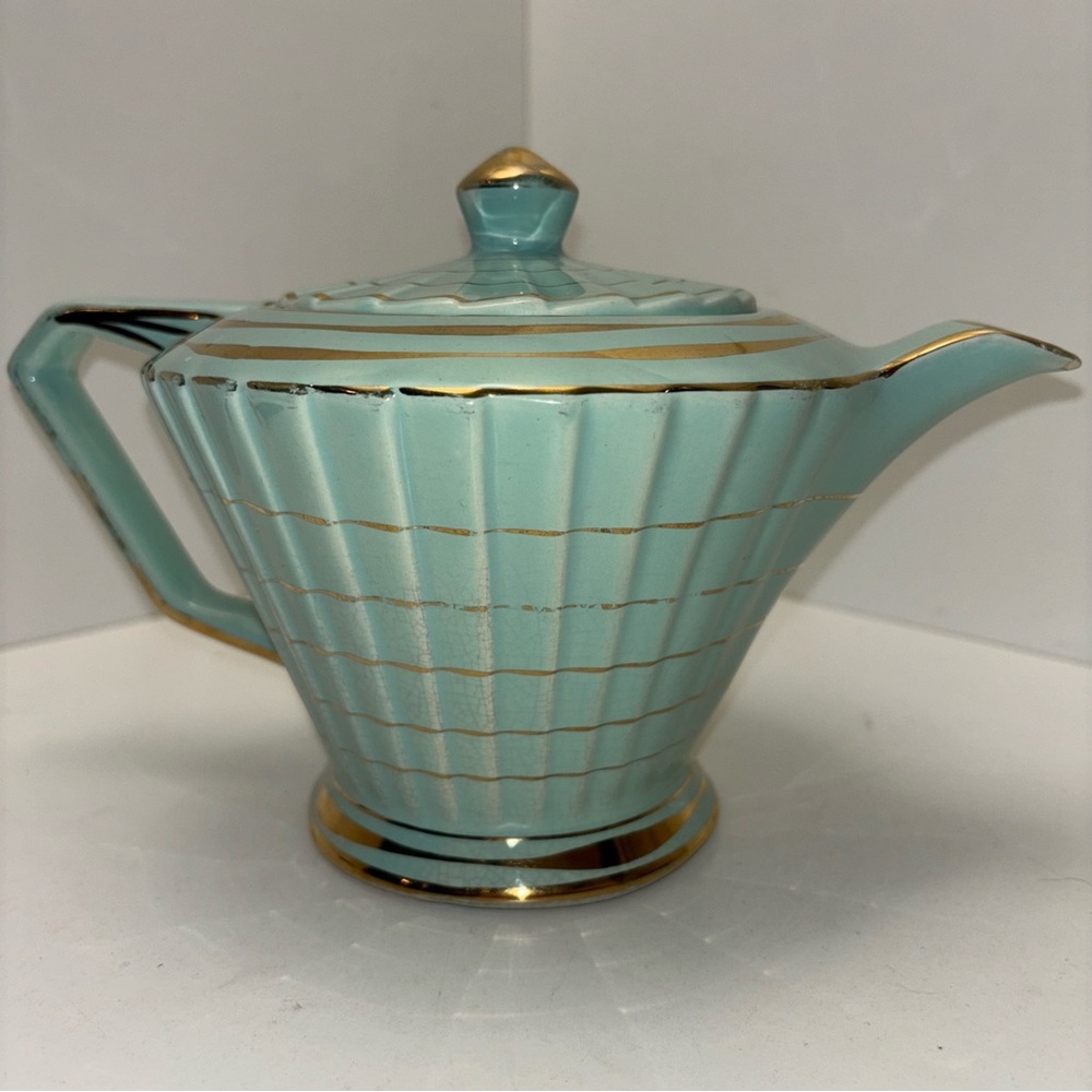 Sadler, England Vintage Art Deco ceramic teapot in mint green with gold accents - Picture 3 of 15
